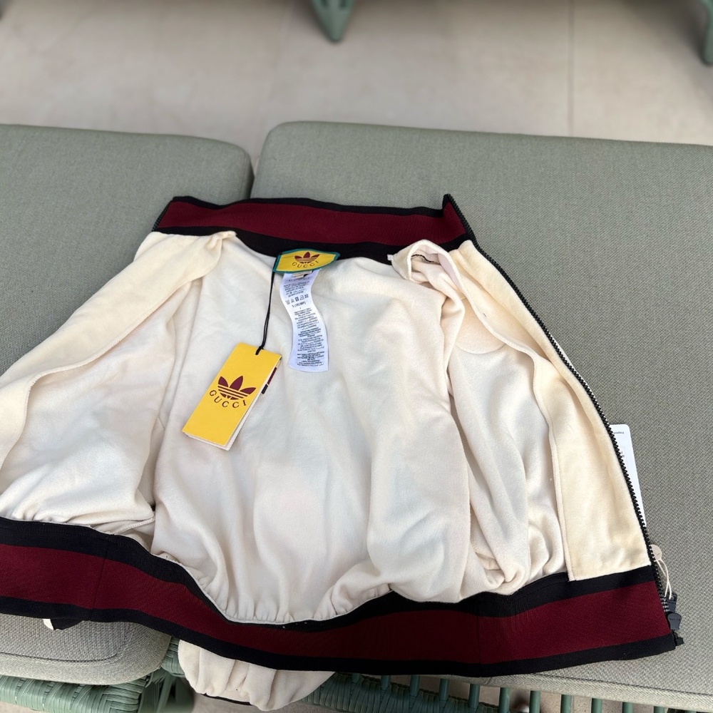 Gucci x Adidas 2023 Velour Bomber Jacket size small - Picture 7 of 8